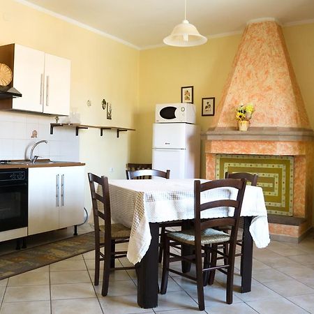 Casa Vacanza Da Luisa San Giovanni Suèrgiu Eksteriør billede
