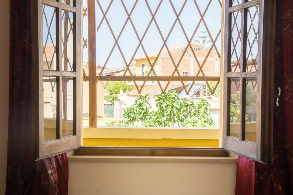 Casa Vacanza Da Luisa San Giovanni Suèrgiu Eksteriør billede